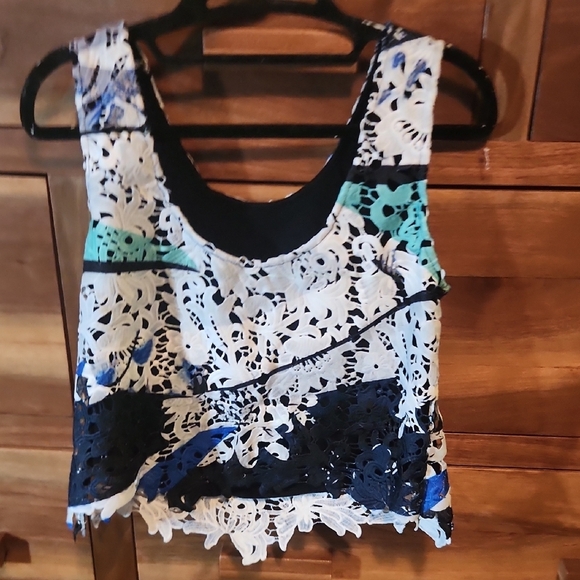 Bar III Black and White Asymmetrical Cropped Tank Top - Picture 3 of 3